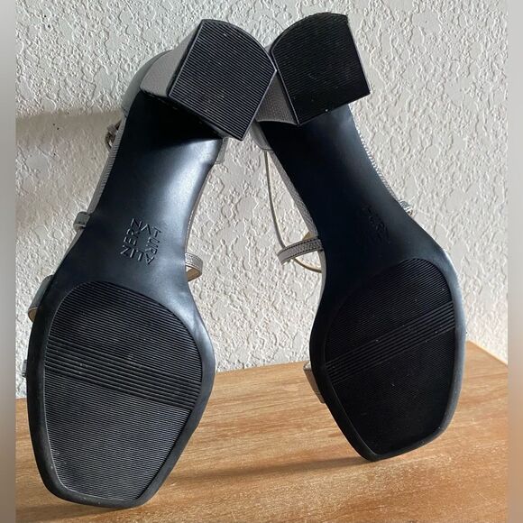 Naturalizer Women Tiff Leather Square Toe Heels Sandals Shoes Pewter 9.5 3” heel - Picture 8 of 10